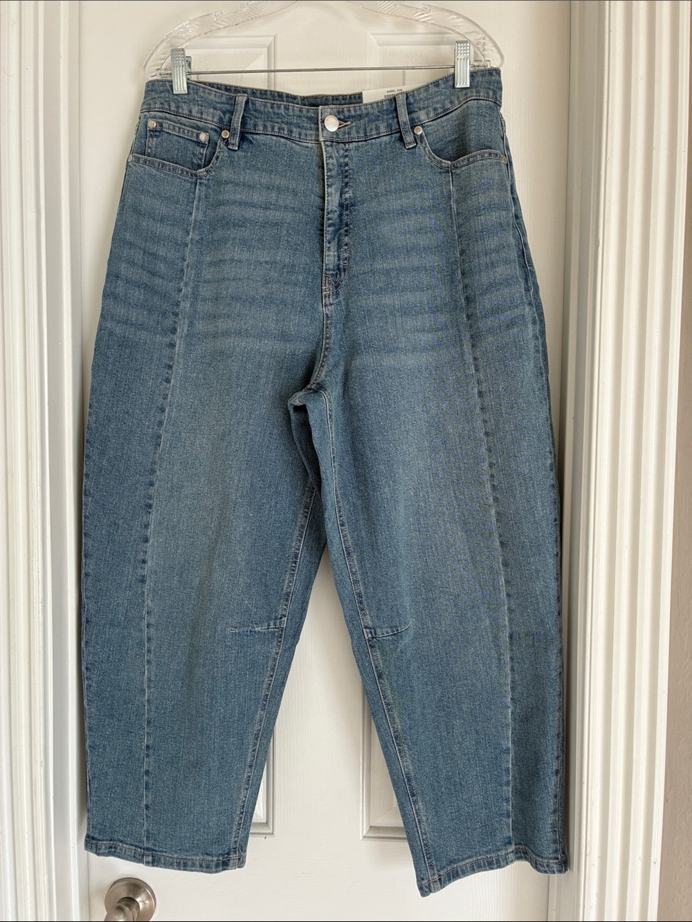 High-Rise Women’s Barrel Jeans in Light Blue